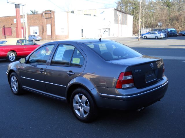 Volkswagen Jetta 2004 photo 2