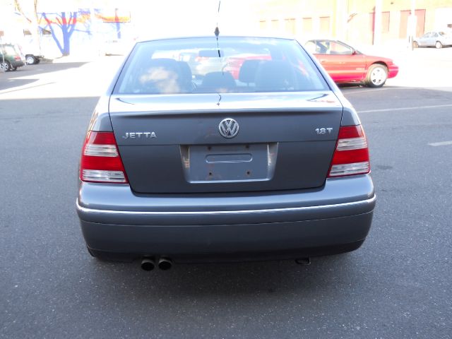 Volkswagen Jetta 2004 photo 3