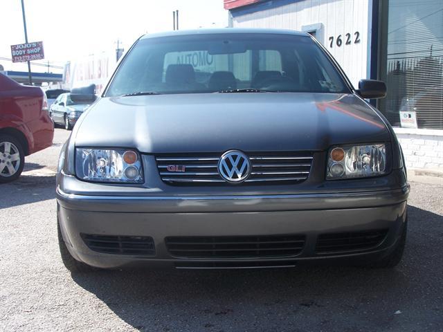 Volkswagen Jetta 2004 photo 1