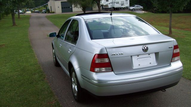 Volkswagen Jetta 2004 photo 4