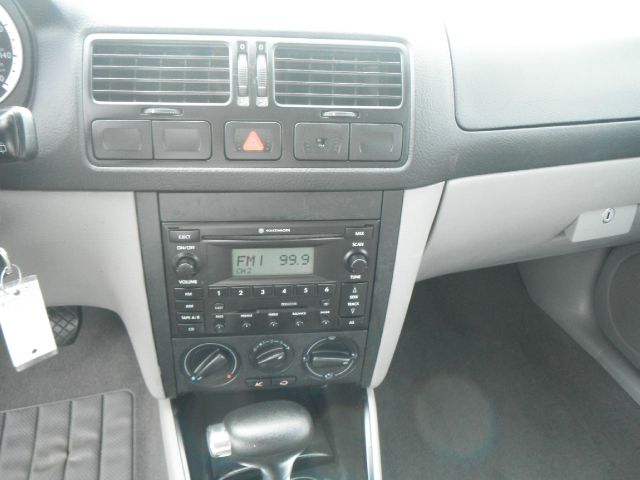 Volkswagen Jetta I-4 Manual Wagon