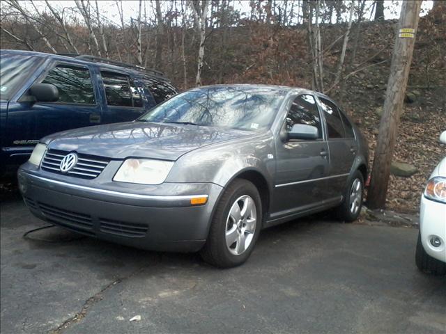 Volkswagen Jetta FWD 4dr Sport Sedan