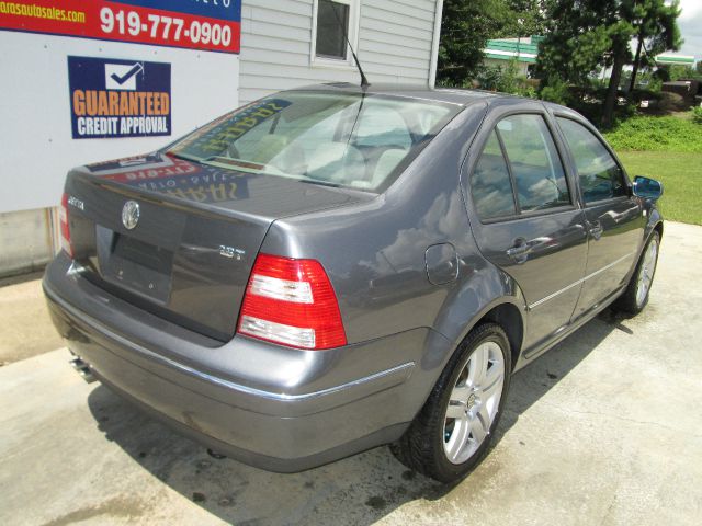 Volkswagen Jetta 2004 photo 3