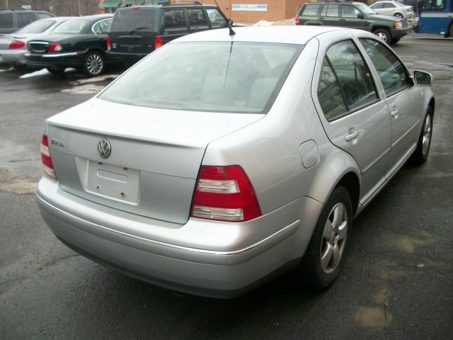 Volkswagen Jetta 2004 photo 2
