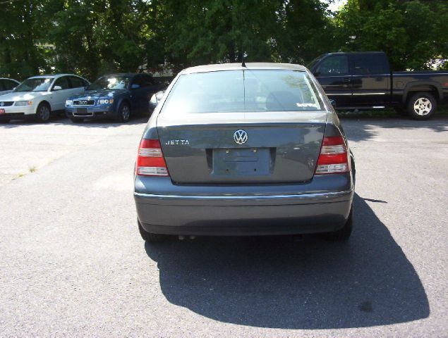 Volkswagen Jetta 2004 photo 3