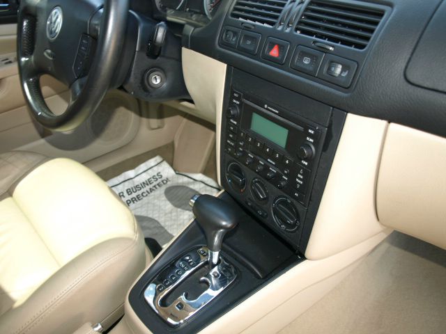 Volkswagen Jetta 2004 photo 21