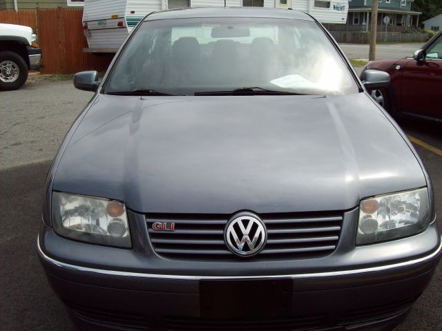 Volkswagen Jetta 2004 photo 3