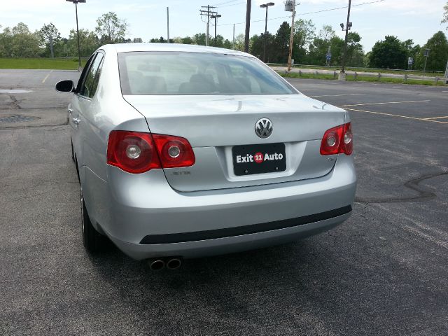 Volkswagen Jetta 2005 photo 24