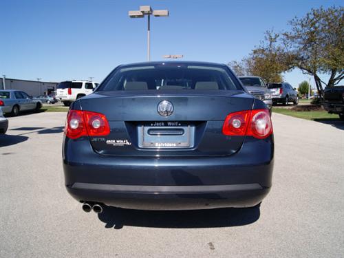 Volkswagen Jetta 4DR SDN LE V6 AT Other