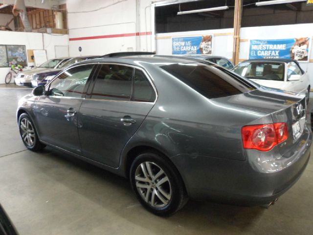 Volkswagen Jetta 2005 photo 2