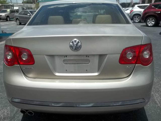 Volkswagen Jetta 2005 photo 2