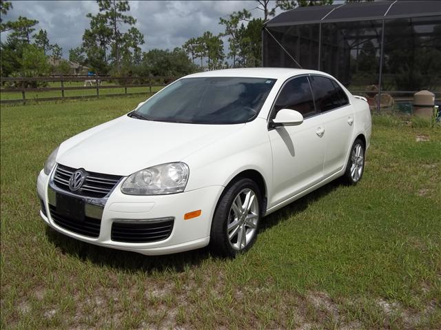 Volkswagen Jetta 5 Door Quad Seating Sedan