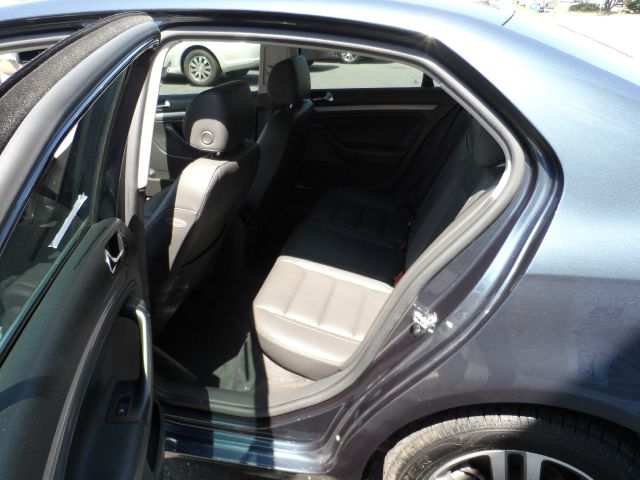 Volkswagen Jetta Limited Wagon Sedan