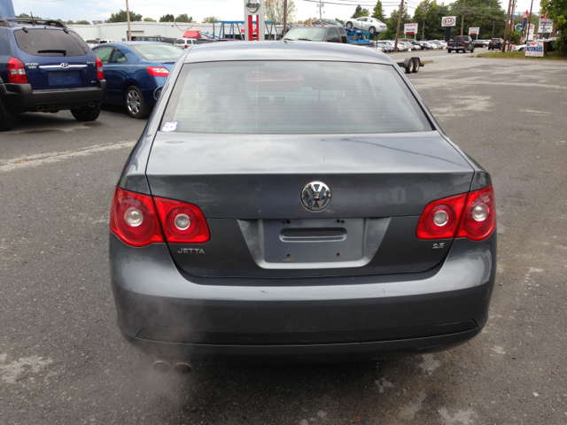 Volkswagen Jetta 2005 photo 2