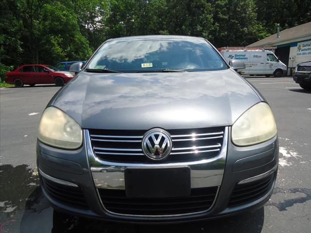 Volkswagen Jetta Ext Cab 123 WB LS Xtreme Sedan