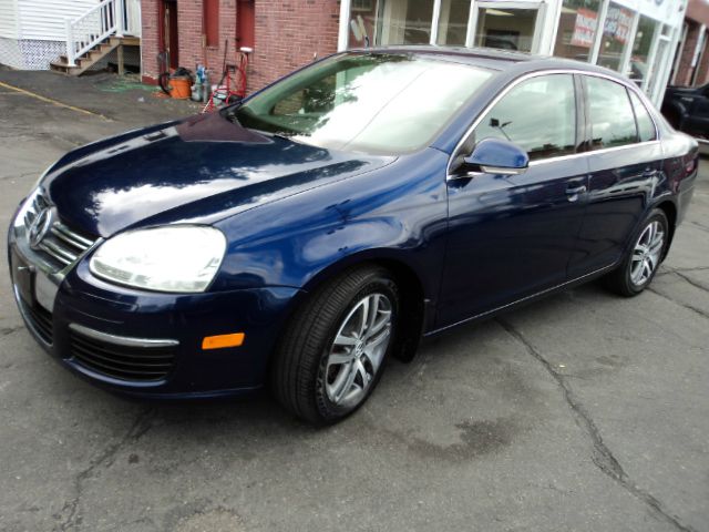 Volkswagen Jetta Reg Cab 135.5 WB 4WD DRW Sedan