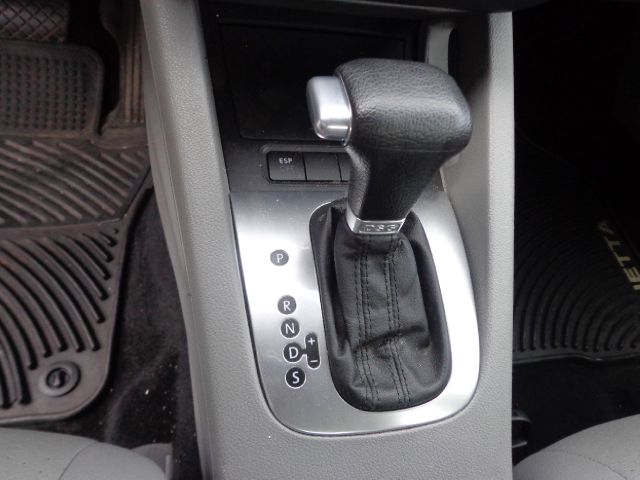 Volkswagen Jetta CD With MP3 Sedan