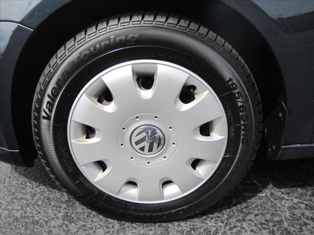 Volkswagen Jetta 4DR SDN LE V6 AT Sedan