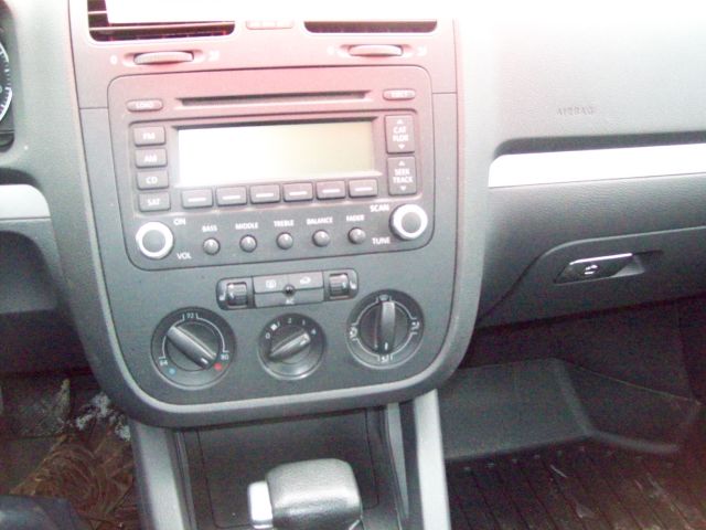Volkswagen Jetta CD With MP3 Sedan