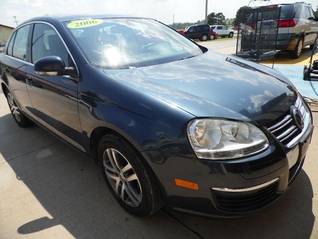 Volkswagen Jetta Reg Cab 135.5 WB 4WD DRW Sedan