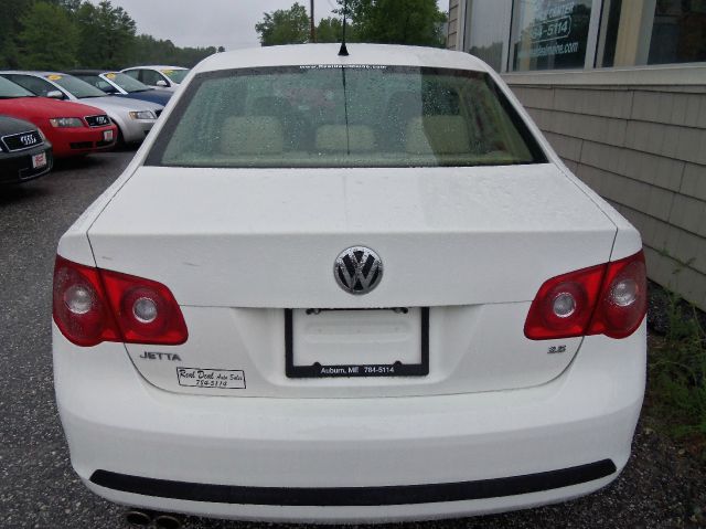 Volkswagen Jetta Touring W/res W/navi Sedan