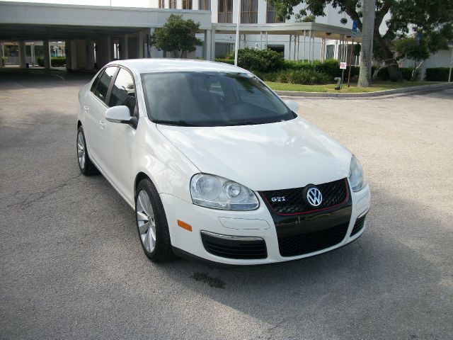Volkswagen Jetta XR Sedan