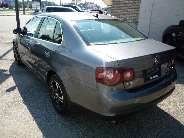 Volkswagen Jetta Supercharged Notchback Sedan