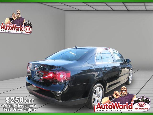 Volkswagen Jetta 2009 photo 2