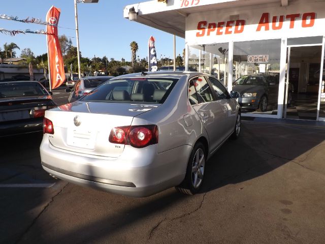 Volkswagen Jetta 2009 photo 3