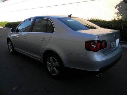 Volkswagen Jetta 2009 photo 4