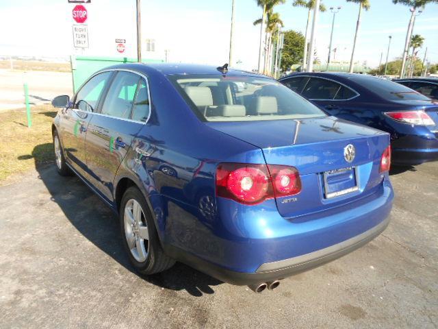 Volkswagen Jetta 2009 photo 3