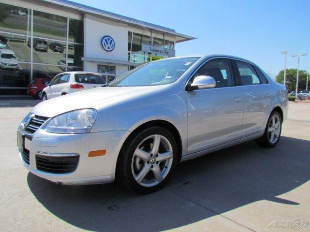 Volkswagen Jetta 2dr Supercab 126 WB XLT Sedan