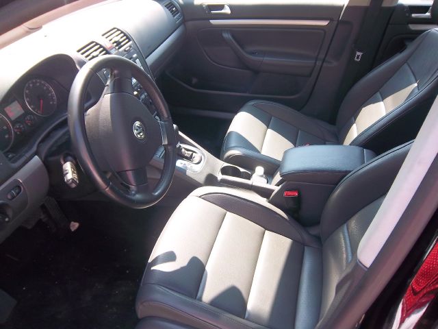 Volkswagen Jetta Touring W/res W/navi Sedan