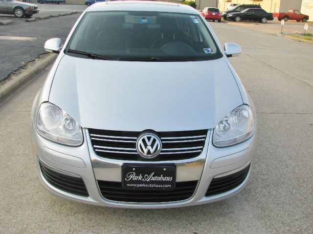 Volkswagen Jetta CD With MP3 Sedan