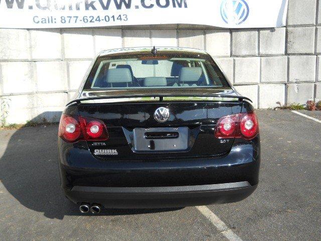 Volkswagen Jetta 2WD 4dr XLT Sedan