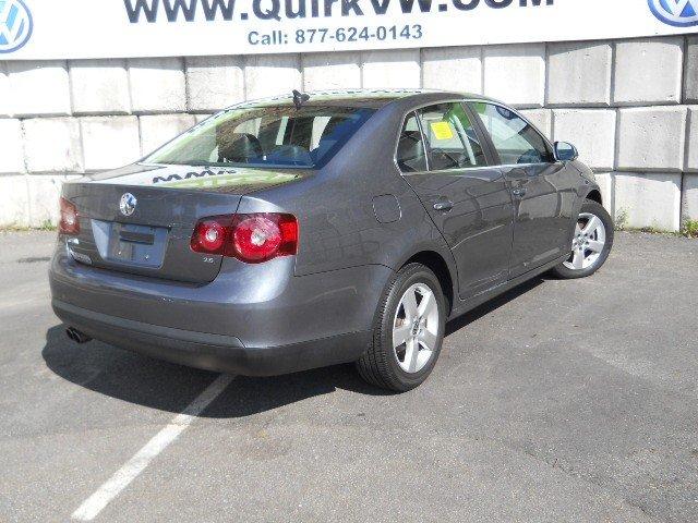 Volkswagen Jetta Supercrew CAB Lariat FORD Factry Certified Waranty Sedan