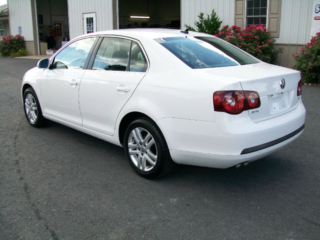 Volkswagen Jetta CD With MP3 Sedan