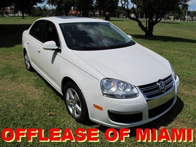 Volkswagen Jetta SE Sedan