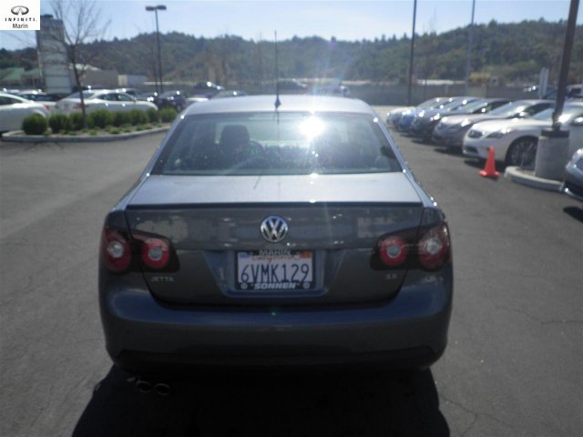 Volkswagen Jetta 2010 photo 2
