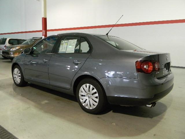 Volkswagen Jetta 2010 photo 2