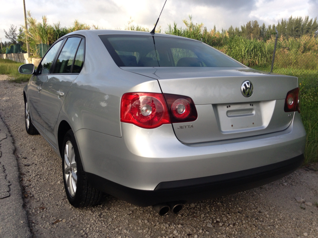 Volkswagen Jetta 2010 photo 3