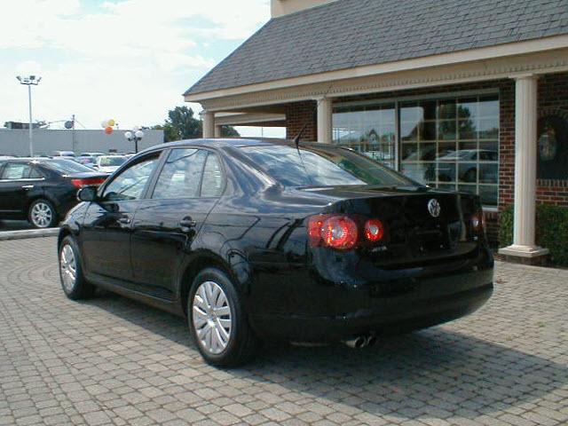 Volkswagen Jetta 2010 photo 2