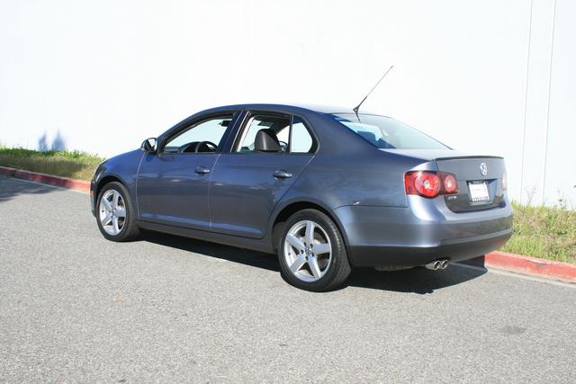 Volkswagen Jetta 2010 photo 3