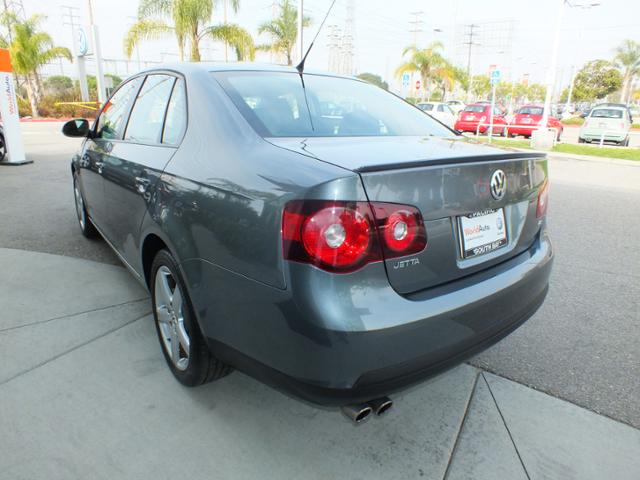 Volkswagen Jetta 2010 photo 2