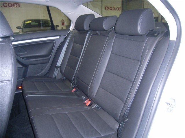 Volkswagen Jetta 2010 photo 2