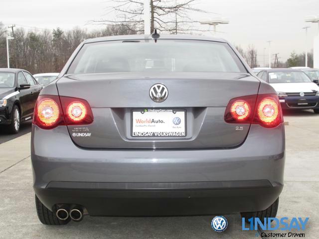 Volkswagen Jetta 2010 photo 2