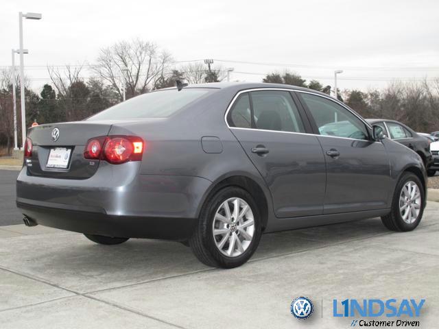Volkswagen Jetta 2010 photo 4