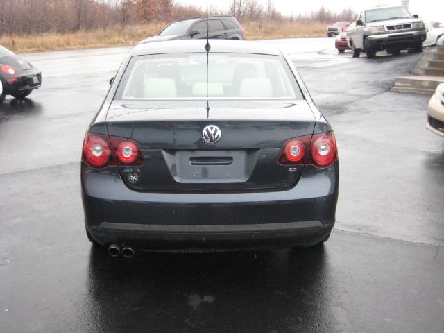 Volkswagen Jetta 2010 photo 3