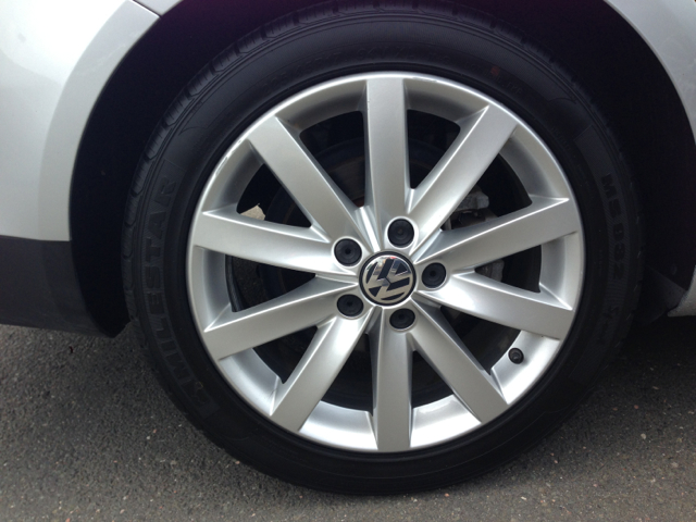 Volkswagen Jetta Touring W/res W/navi Sedan