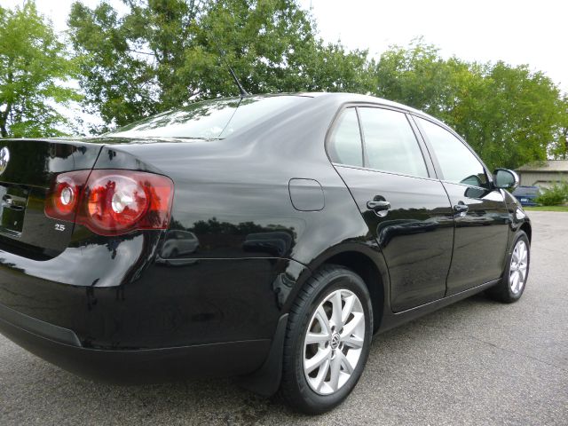 Volkswagen Jetta 2010 photo 2